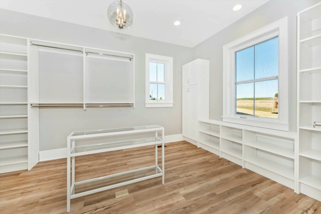 34-Primary-Closet-1-scaled