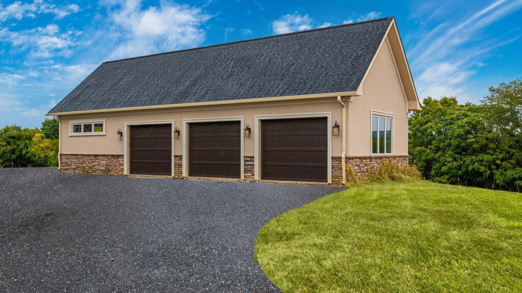 80-Exterior-Garage